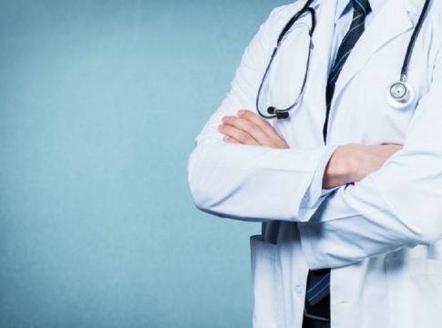 Αποκλειστικό ηχητικό ντοκουμέντο: Ο «ψευτογιατρός» προτρέπει καρκινοπαθή να κόψει τα φάρμακα