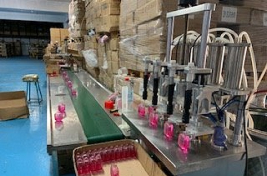 Εντόπισαν πάνω από 1 εκατ. συσκευασίες αρωμάτων «μαϊμού» σε παράνομο εργαστήριο