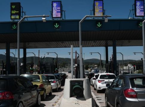 Αυξημένη κίνηση στις εθνικές οδούς: Χάος στην Αθηνών – Κορίνθου