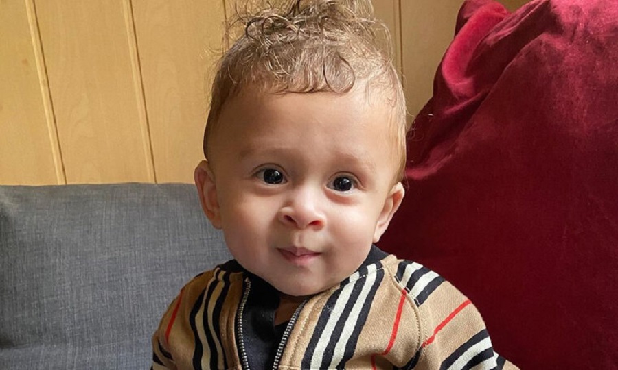 Αυτός είναι ο γιος πασίγνωστου τραγουδιστή και είναι ένας γλύκας