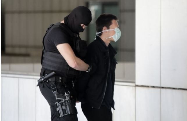 Ξανά στο εδώλιο για βιασμό ο 21χρονος δολοφόνος της Ελένης – Συγκλονίζει η κατάθεση της 19χρονης ΑμεΑ