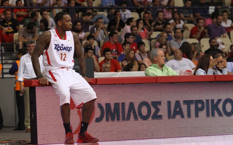 Πάουελ: «Δεν έχω ζήσει καλύτερη ατμόσφαιρα από το Ολυμπιακός-Παναθηναϊκός»