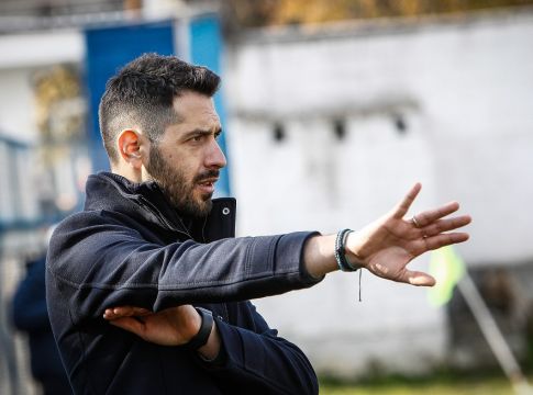 Λαμία: Παρουσίασε στους παίκτες τον Πετράκη ο Παπαϊωάννου