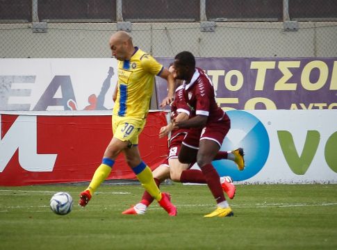 Ο Μπαράλες αφιέρωσε το γκολ στον Ινγκλέσιας (pic)