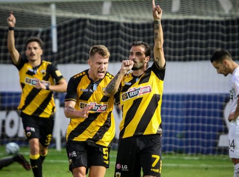 Πέρασε δεύτερη η ΑΕΚ, 2-0 τον ΟΦΗ