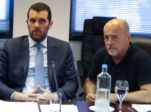 Εκλογές παρωδία με fake πρόεδρο