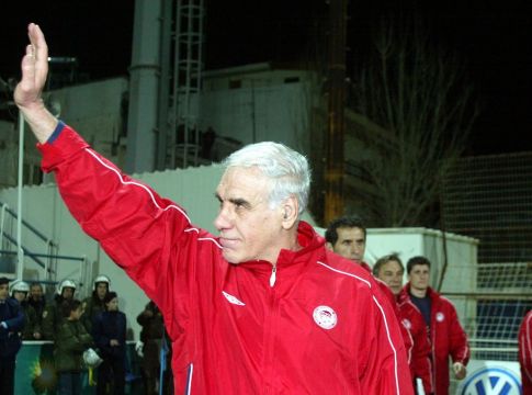 Τότε που βάζαμε πέτρες για τέρματα, κυρ Νίκο…