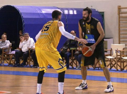 Απτόητος ο Φώτσης, συνεχίζει στα 39 του στον Ηλυσιακό!