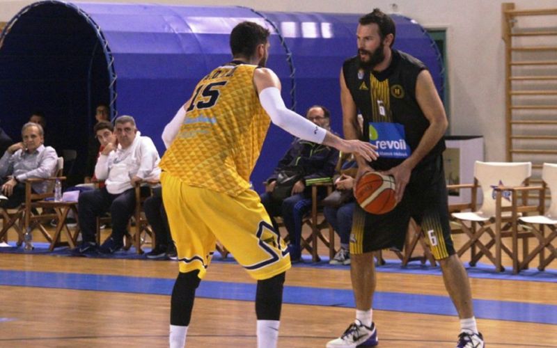 Απτόητος ο Φώτσης, συνεχίζει στα 39 του στον Ηλυσιακό!