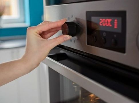 Για ποιο λόγο υπάρχει το συρτάρι κάτω από τον φούρνο