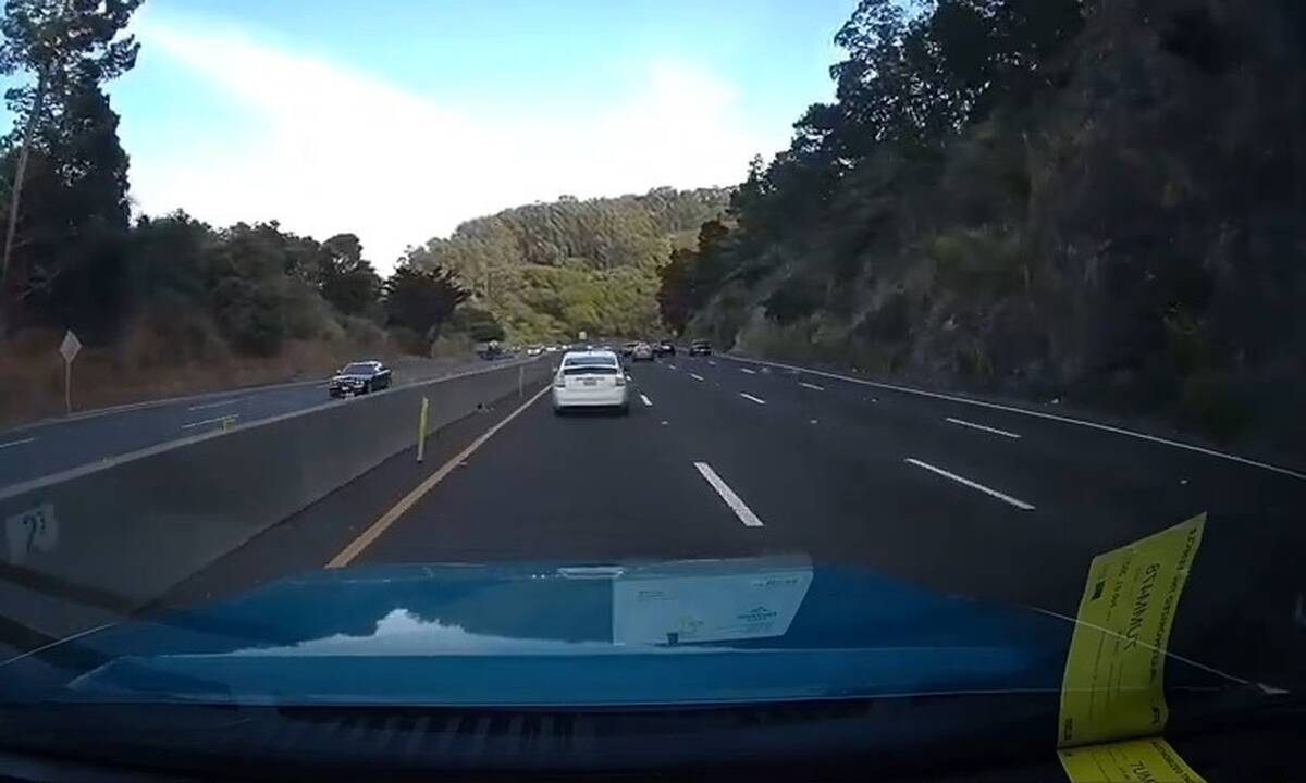 Οδηγούσε σε εθνική οδό – Δεν φανταζόταν ποτέ αυτό που έπαθε (video)