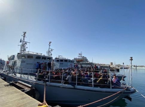 Ανησυχία ΟΗΕ για την αύξηση προσφύγων από τη Λιβύη – «Έργο του Σάρατζ», λέει ο Χαφτάρ