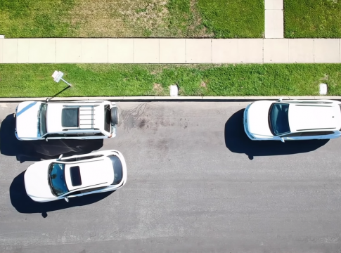 Αυτό είναι το κόλπο για να παρκάρεις πανεύκολα! (video)