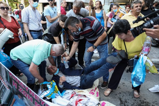 ΠΟΕΔΗΝ: Ένταση στο υπουργείο Οικονομικών – Τραυματίστηκε ο Γιαννακός