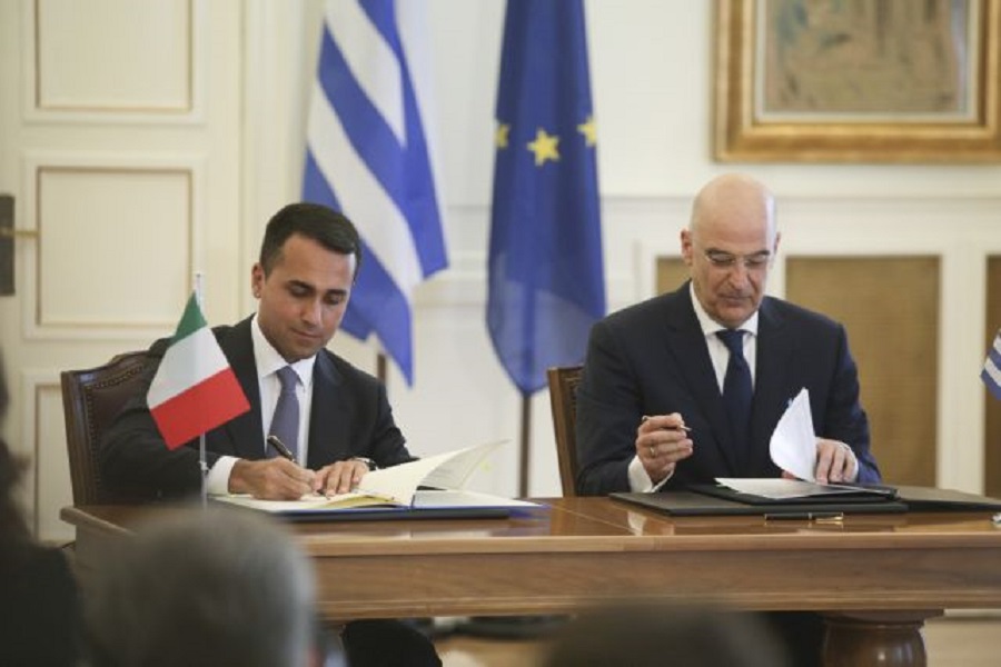 Τι περιλαμβάνει η υπογραφή της ιστορικής συμφωνίας Ελλάδας – Ιταλίας για κοινή ΑΟΖ