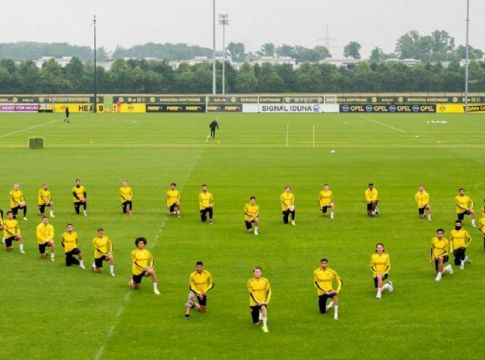 Η κίτρινη καρδιά της Ντόρτμουντ για τον Φλόιντ (pics)