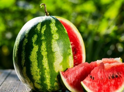 Μετά από αυτό το βίντεο δεν θα κόψετε ξανά το καρπούζι με άλλον τρόπο (video)