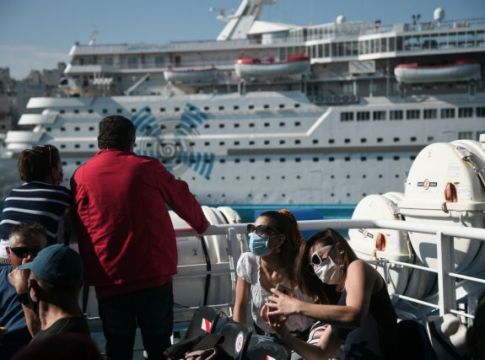 Κορωνοϊός: Πότε θα έρθει το δεύτερο κύμα στην Ελλάδα – Οι εκτιμήσεις των λοιμωξιολόγων για πιθανά lockdown