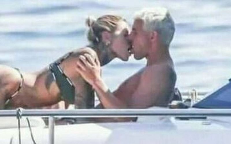 Τους… έπιασαν στα πράσα στο κότερο – Δείτε τις φωτογραφίες
