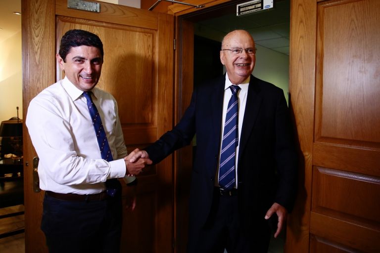 Βασιλακόπουλος κατά Αυγενάκη: «Ενεργεί αντισυνταγματικά»