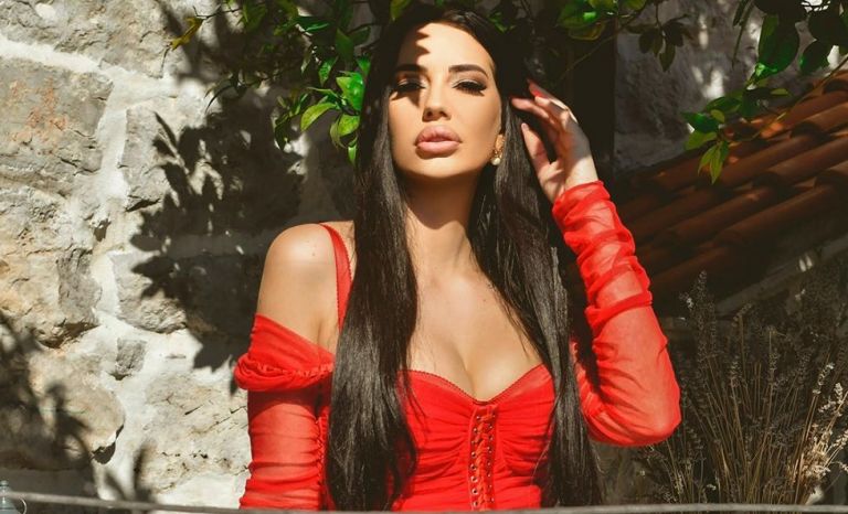 Από τραγουδίστρια σε τραγουδίστρια ο Βράνιες: Αυτό είναι το νέο του αμόρε (pics) | to10.gr