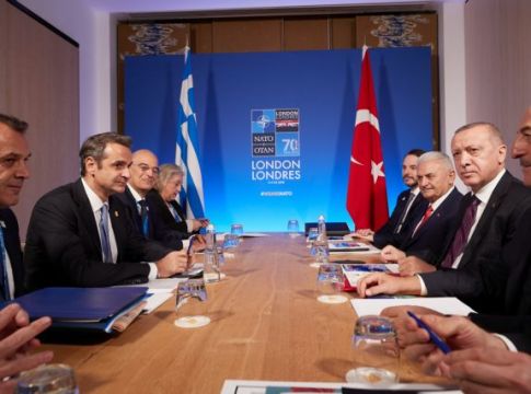 Διαύλος επικοινωνίας μεταξύ Ελλάδας και Τουρκίας: Από την απειλή θερμού επεισοδίου στις «κόκκινες γραμμές» του διαλόγου