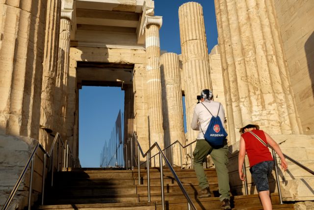 Κορωνοϊός: Φόβοι για έκρηξη των κρουσμάτων από ξένους τουρίστες – Οι ανησυχίες και τα πρωτόκολλα