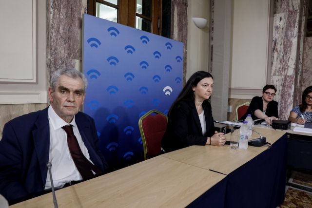Προανακριτική – Βουλή: Αποχώρησε ο Παπαγγελόπουλος