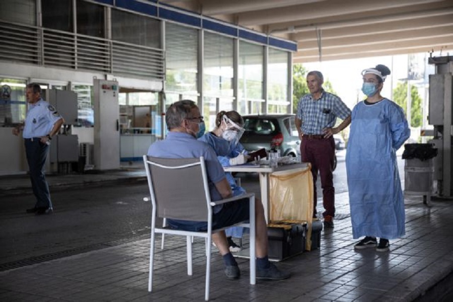 Τουρισμός : Μαζικές ακυρώσεις από σέρβους τουρίστες μετά το κλείσιμο των συνόρων