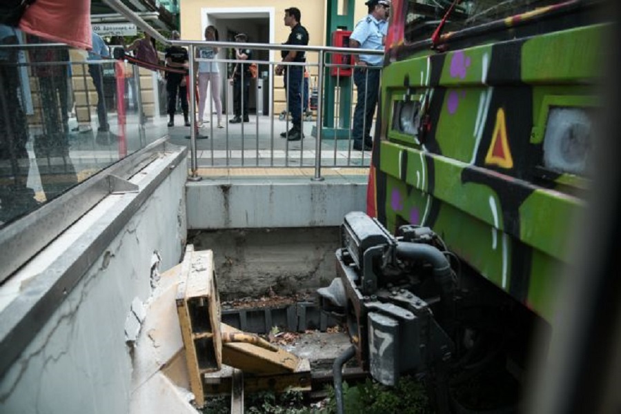 Ατύχημα στον ΗΣΑΠ : Συνελήφθη ο οδηγός του τρένου – Εξιτήριο για πέντε τραυματίες