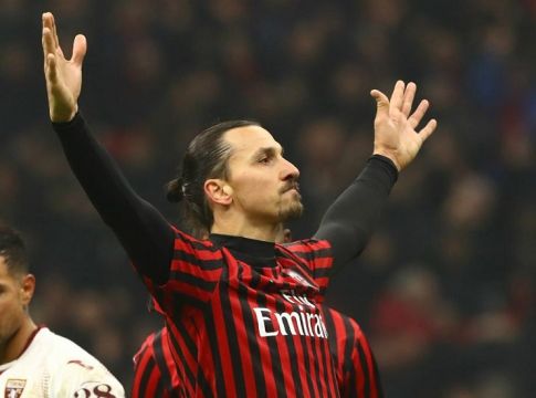Ο Ζλάταν θα παραμείνει και τη νέα σεζόν στη Μίλαν