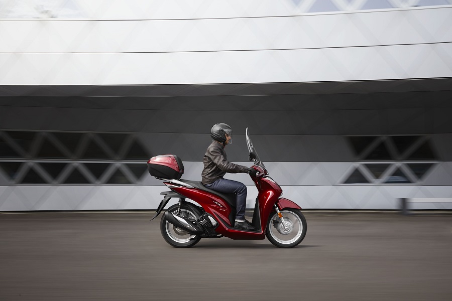 2020 HONDA SH150i : Από τα αγαπημένα σκούτερ της Ιταλικής αγοράς, το μοντέλο του 2020 είναι πλήρως μεταμορφωμένο