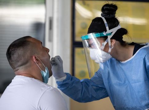 Λινού : «Αν δεν πάρουμε μέτρα σε λίγες εβδομάδες θα μιλάμε για 1.000 κρούσματα κορωνοϊού»