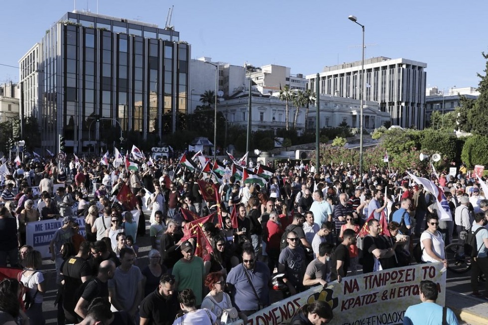 Πορεία στο κέντρο της Αθήνας ενάντια στο ν/σ για τις διαδηλώσεις – Κλειστοί σταθμοί του μετρό