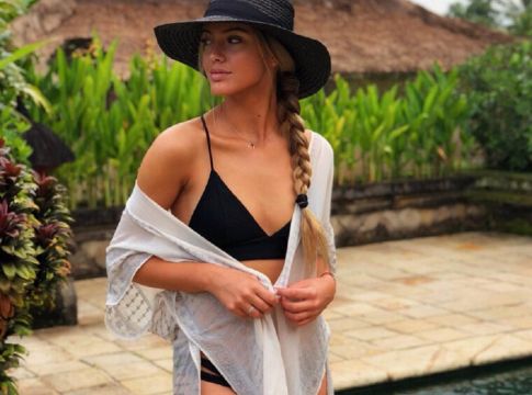 Η Δανάη Λιβιεράτου φόρεσε το τέλειο mini playsuit για τη βραδινή έξοδο (pics)