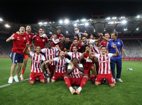 Γλέντι τίτλου στο Καραϊσκάκη (pics)