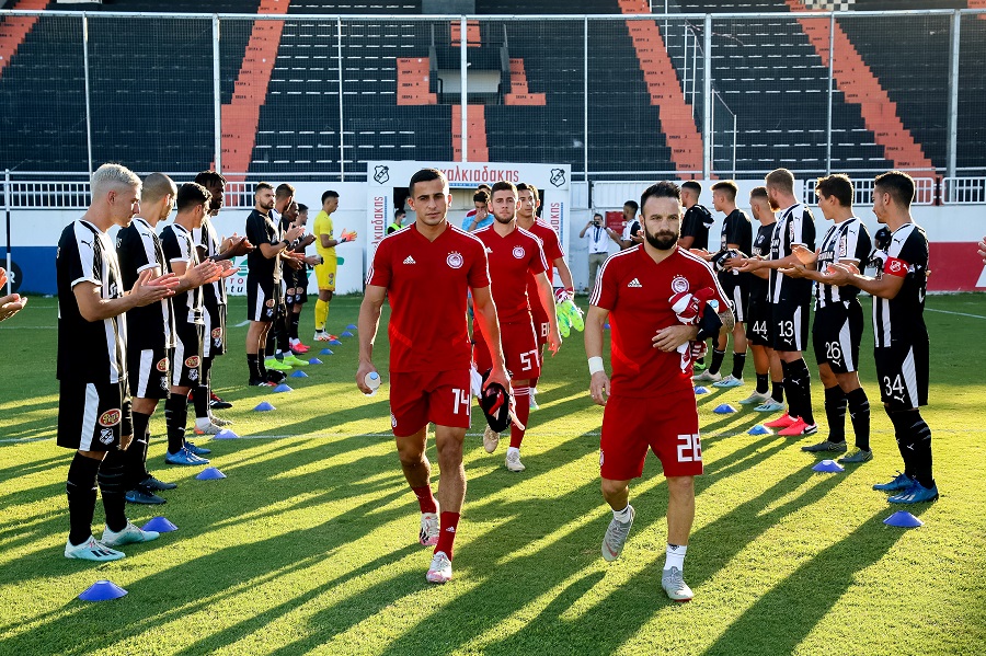 Το pasillo του ΟΦΗ στον Ολυμπιακό (Pics)