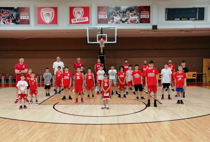 Ολυμπιακός: Ο Κόνιαρης στο «Summer Workout» των ακαδημιών (vid)