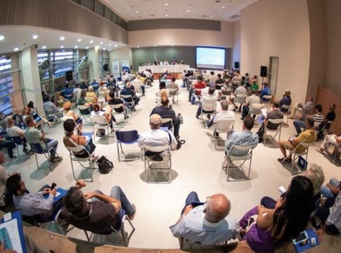 Σε πανηγυρικό κλίμα η γενική συνέλευση της ΕΙΟ