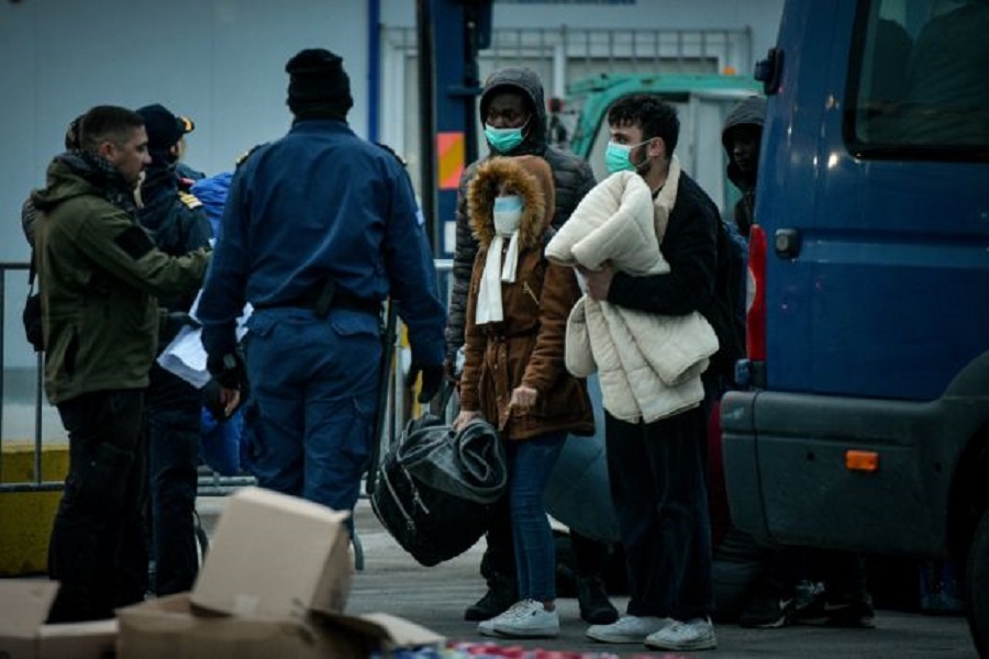 Mυτιλήνη : Συνεχίζεται η αποχώρηση προσφύγων