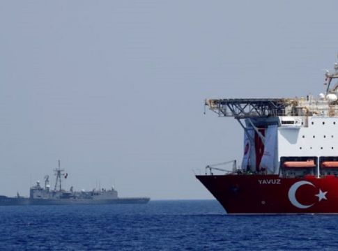Ανυποχώρητη η Άγκυρα : 15 πλοία, drones και F16 «προστατεύουν» το Ορούτς Ρέις, λέει η Γενί Σαφάκ