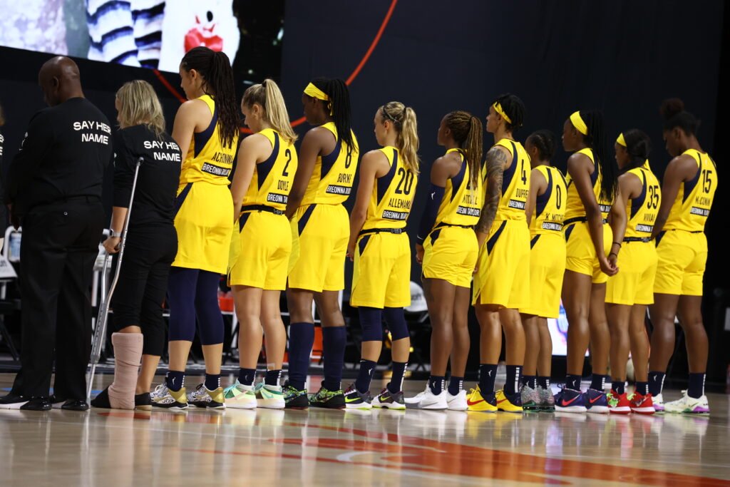 Μποϊκοτάζ στον εθνικό ύμνο των ΗΠΑ στο WNBA (pics, vid)