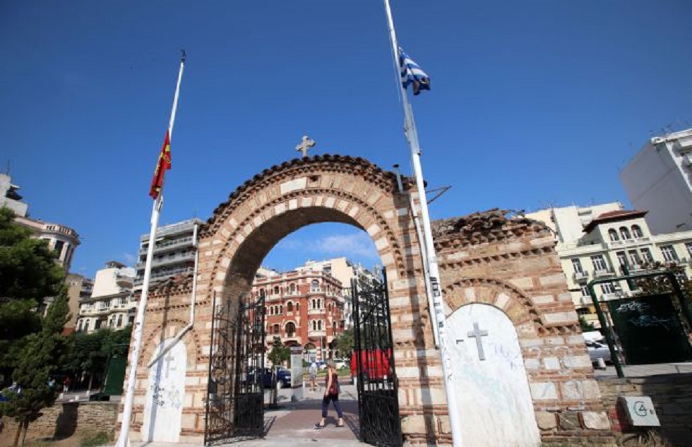 Πένθιμα ηχήσαν οι καμπάνες σε Ελλάδα και Κύπρο για την Αγία Σοφία – Μεσίστιες κυματίζουν οι σημαίες