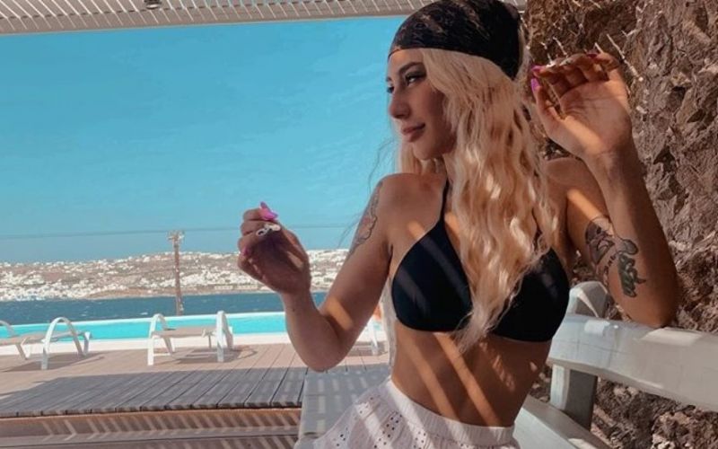 Κιάρα Μαρκέζη: Η εγγονή του Άκη Τσοχατζόπουλου κάνει σεργιάνι στα Ματογιάννια