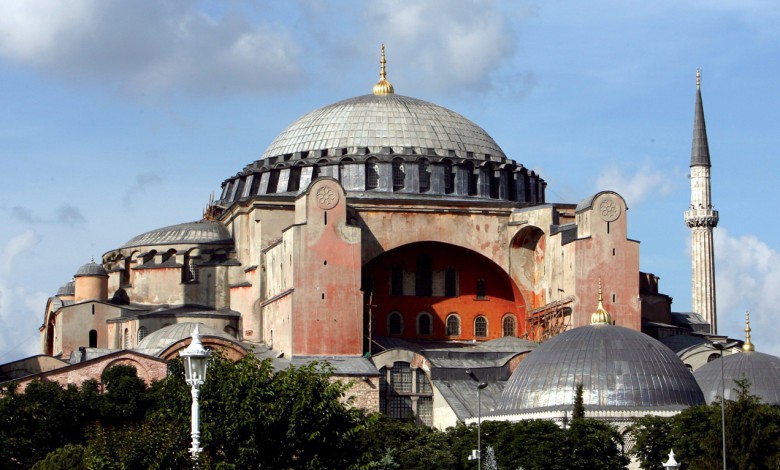 Αγία Σοφία: Θα μετατραπεί σε τζαμί ή θα παραμείνει μουσείο; – Σήμερα η απόφαση