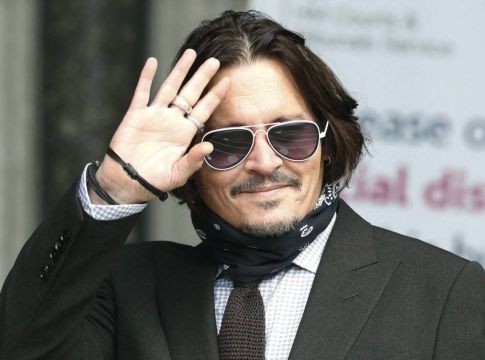 Επιστρέφει στον κόσμο των ταινιών ο Τζόνι Ντεπ – Σε ρόλο έκπληξη ο ηθοποιός