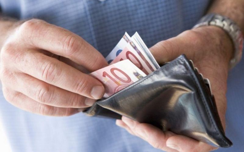 ΕΛΣΤΑΤ : Πτώση 0,4% κατέγραψε το εισόδημα των νοικοκυριών