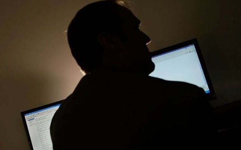 Παρενόχληση παιδιών στο Facebook : Πρώην σκλάβα του σεξ κηρύττει πόλεμο στον Ζούκερμπεργκ