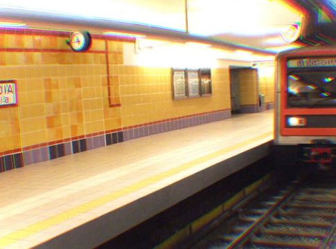 Ηλεκτρικός: Ο καθημερινός βιοπαλαιστής στα Βαγόνια του Καρχαρία