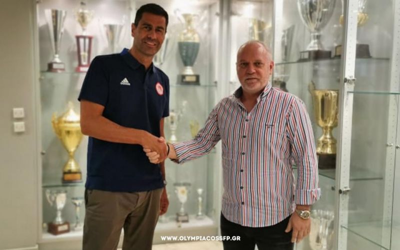 Επίσημο : Προπονητής του Ολυμπιακού ο Καζάζης